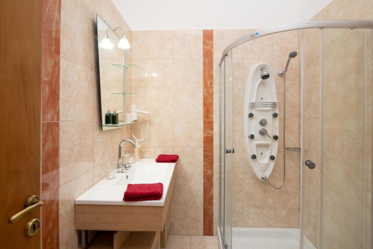 Ibiscus And Lily Apartament Rhodes City
