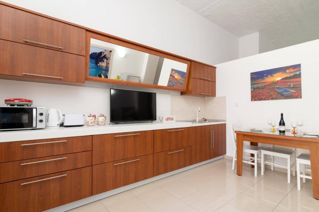 Ibiscus And Lily Apartment Rhodes City