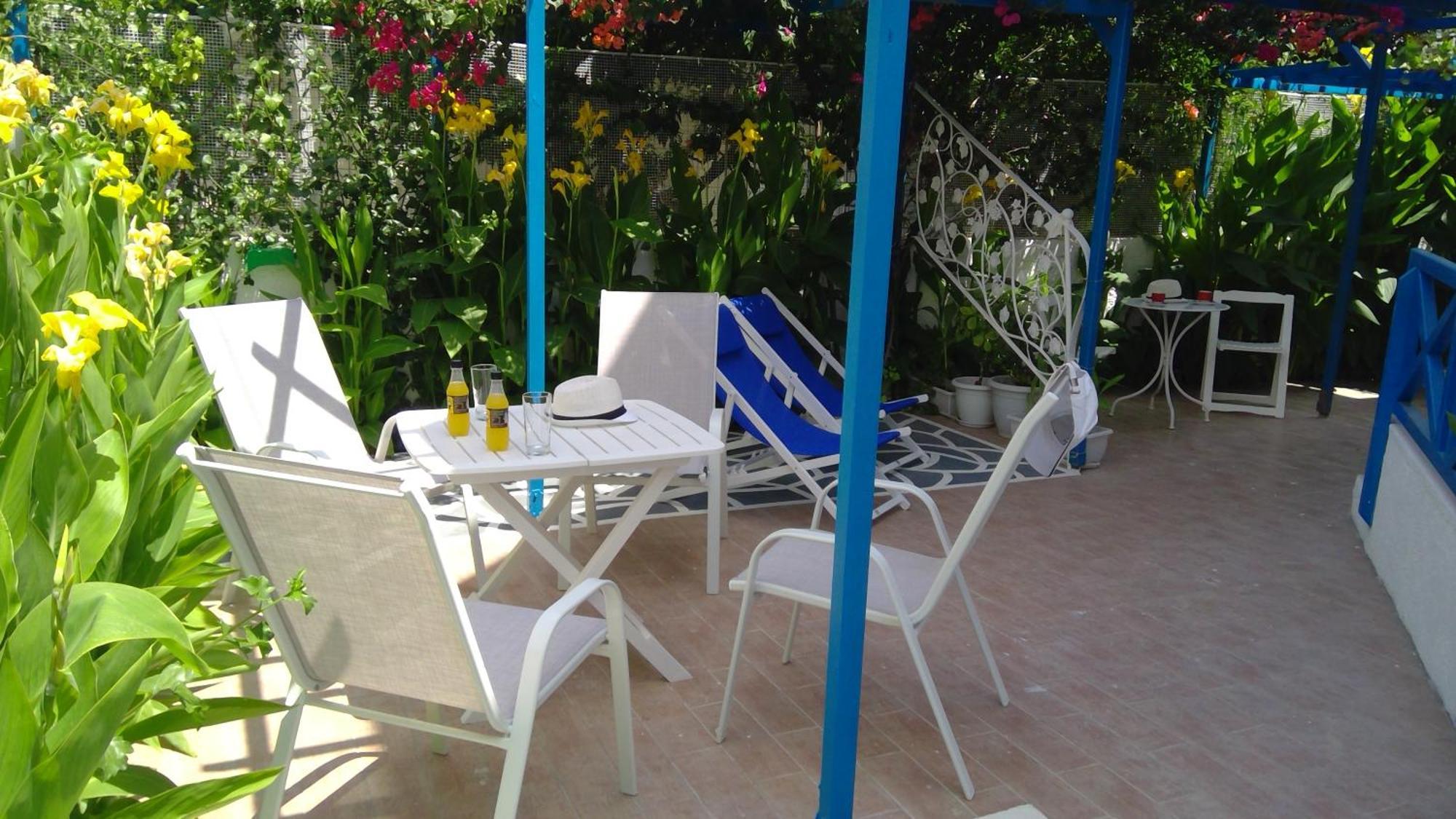 Ibiscus And Lily Apartment Rhodes City